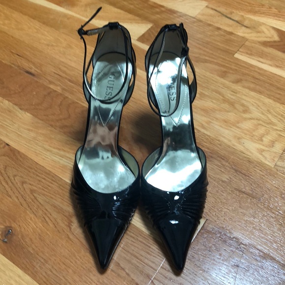 Black Guess Heels 👠 - Picture 2 of 4